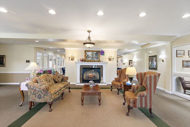 801 N Mclean Boulevard 156, Elgin, IL 60123