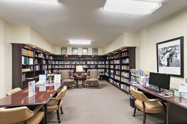801 N Mclean Boulevard 156, Elgin, IL 60123