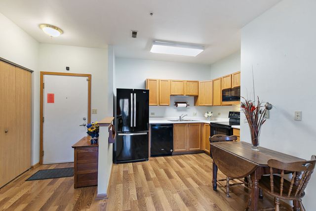801 N Mclean Boulevard 156, Elgin, IL 60123