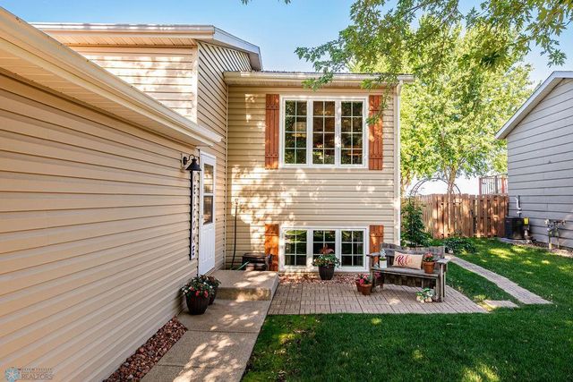 3746 10th Street N, Fargo, ND 58102