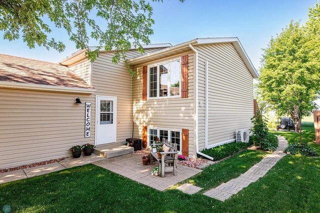 3746 10th Street N, Fargo, ND 58102