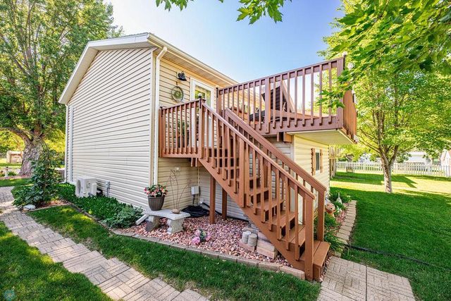 3746 10th Street N, Fargo, ND 58102