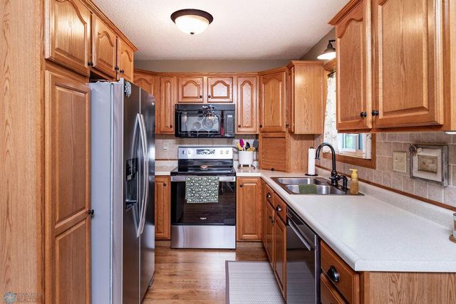 3746 10th Street N, Fargo, ND 58102
