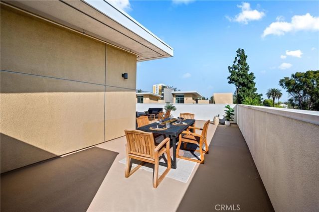 238 S Arroyo Parkway 401, Pasadena, CA 91105