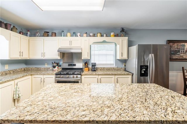 11825 Old Shipyard Road, Coden, AL 36523