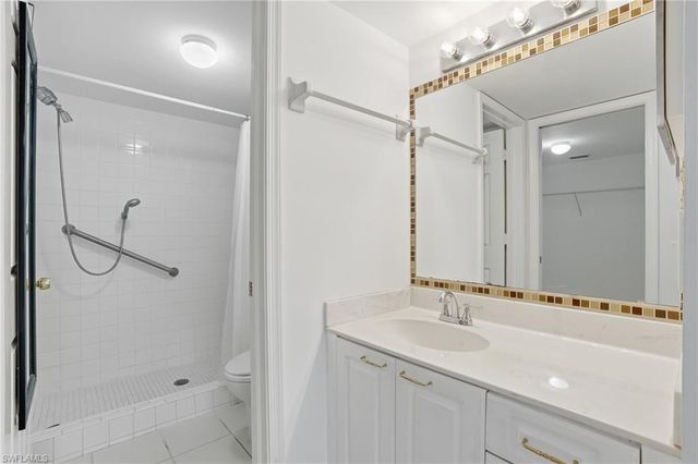 3031 Sandpiper Bay CIR F205, Naples, FL 34112