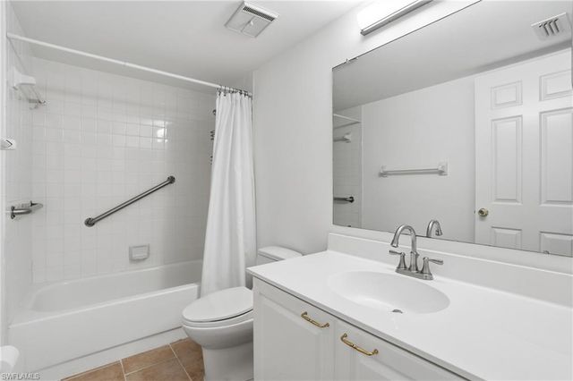 3031 Sandpiper Bay CIR F205, Naples, FL 34112