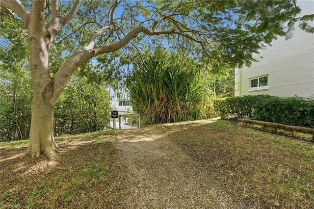 3031 Sandpiper Bay CIR F205, Naples, FL 34112