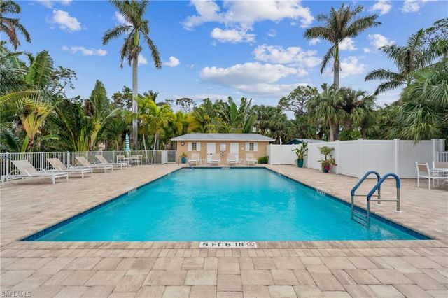 3031 Sandpiper Bay CIR F205, Naples, FL 34112