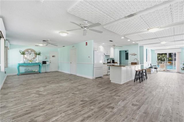 3031 Sandpiper Bay CIR F205, Naples, FL 34112