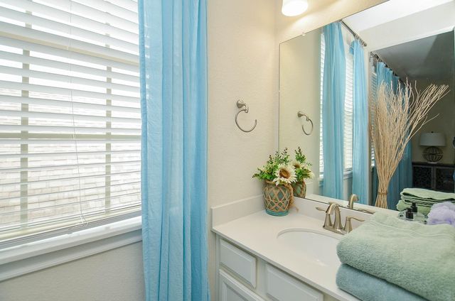 18214 Lake Eagle Drive, Cypress, TX 77433