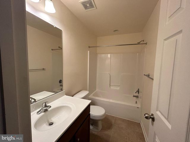 80 CARNEGIE LINKS DR, Martinsburg, WV 25405