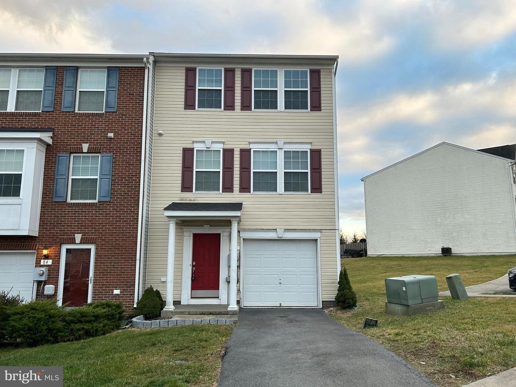 80 CARNEGIE LINKS DR, Martinsburg, WV 25405