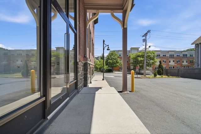 220 Spencer Ave 104, Chelsea, MA 02150