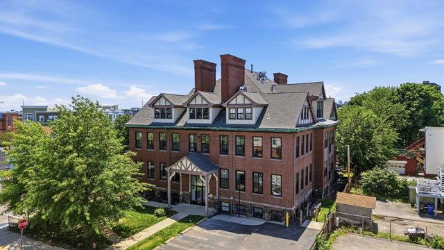 220 Spencer Ave 104, Chelsea, MA 02150