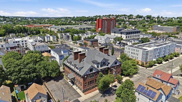 220 Spencer Ave 104, Chelsea, MA 02150