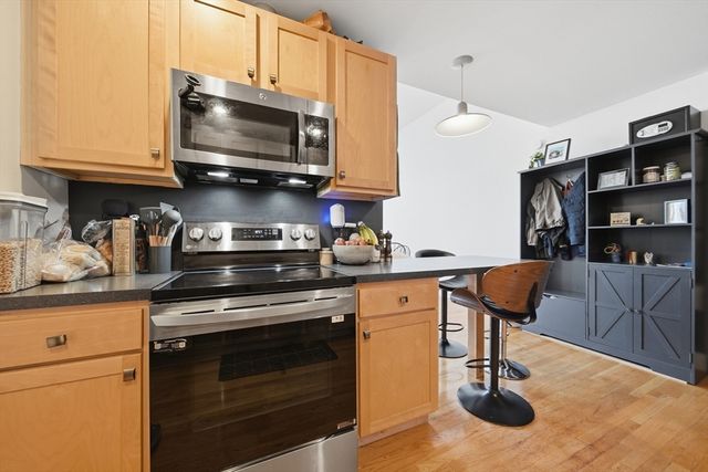 220 Spencer Ave 104, Chelsea, MA 02150