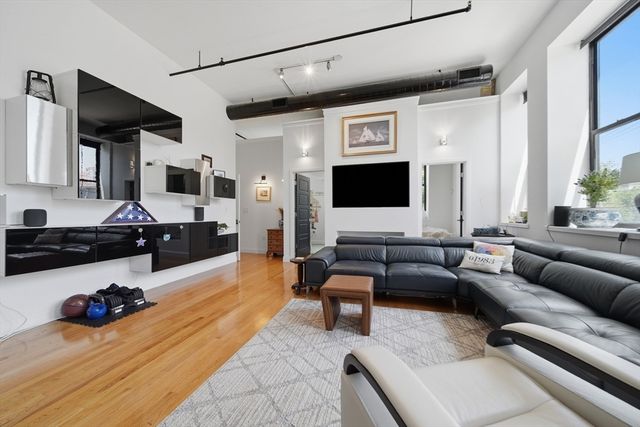 220 Spencer Ave 104, Chelsea, MA 02150