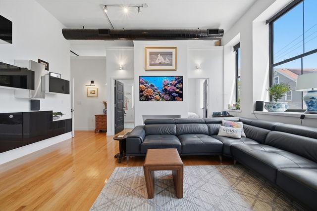 220 Spencer Ave 104, Chelsea, MA 02150