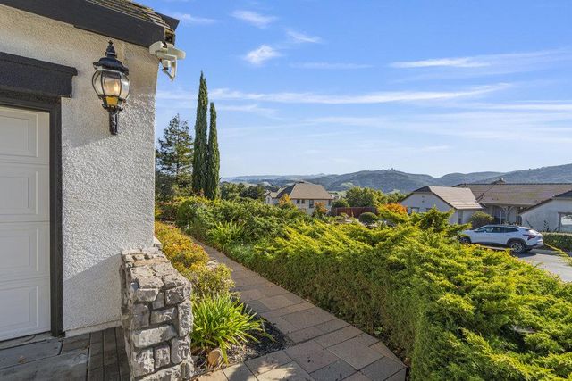 310 Via Vaquero Norte, San Juan Bautista, CA 95045