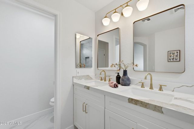 10236 E CARMEL Avenue, Mesa, AZ 85208