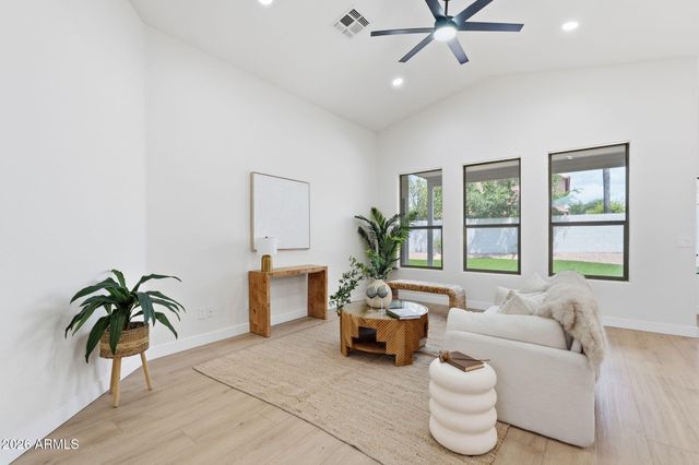 10236 E CARMEL Avenue, Mesa, AZ 85208