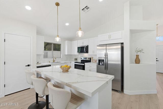 10236 E CARMEL Avenue, Mesa, AZ 85208