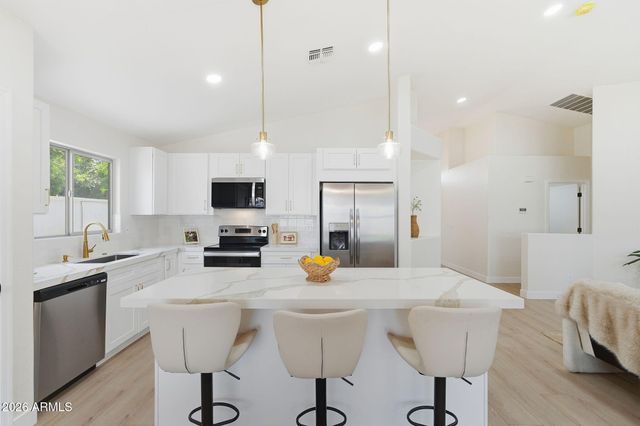 10236 E CARMEL Avenue, Mesa, AZ 85208
