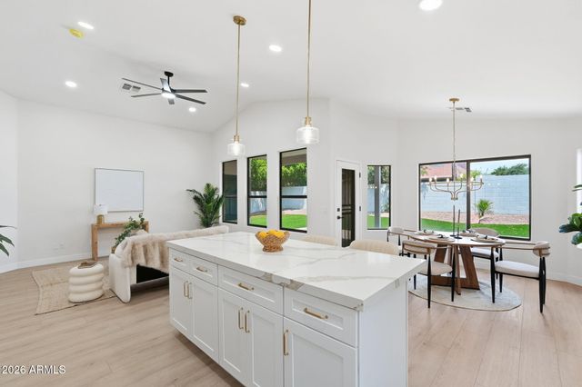 10236 E CARMEL Avenue, Mesa, AZ 85208