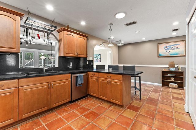 501 SW Todd Avenue, Port St. Lucie, FL 34983
