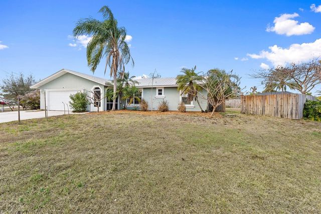 501 SW Todd Avenue, Port St. Lucie, FL 34983