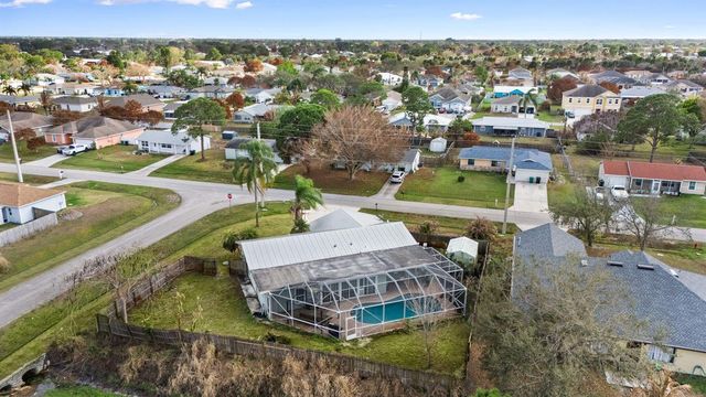 501 SW Todd Avenue, Port St. Lucie, FL 34983