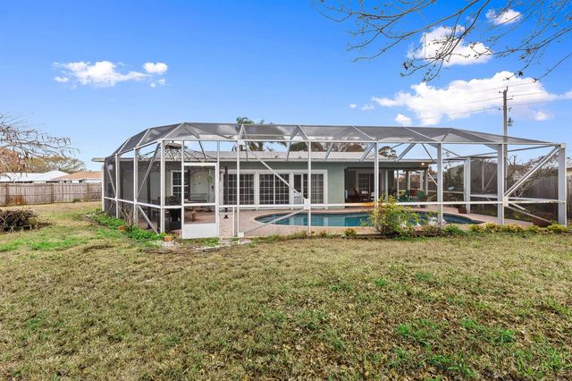 501 SW Todd Avenue, Port St. Lucie, FL 34983