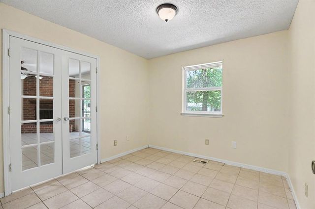 9617 NE 4th Street, Midwest City, OK 73130
