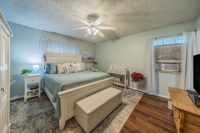 5011 Springbrook Drive, Midlothian, TX 76065