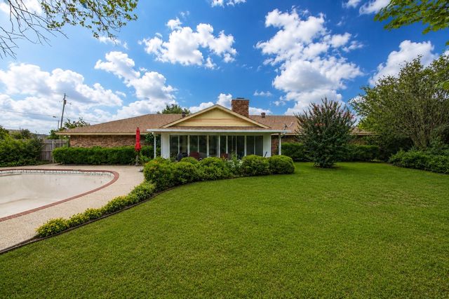 5011 Springbrook Drive, Midlothian, TX 76065