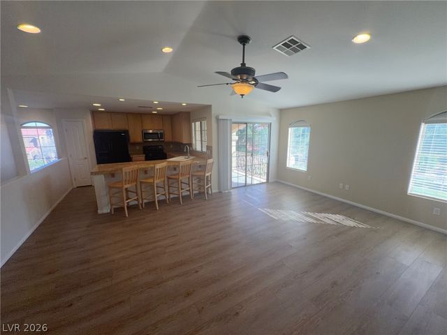 5450 Cardinal Ridge Court 204, Las Vegas, NV 89149