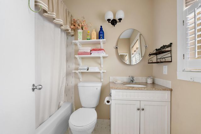 5661 SW 2nd Court 201, Margate, FL 33068
