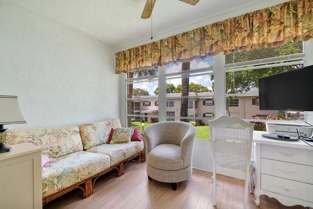 5661 SW 2nd Court 201, Margate, FL 33068