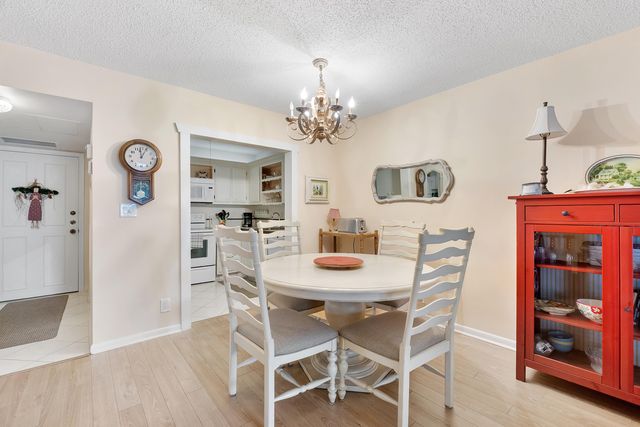 5661 SW 2nd Court 201, Margate, FL 33068