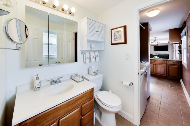 427 Kent Court, Schaumburg, IL 60193