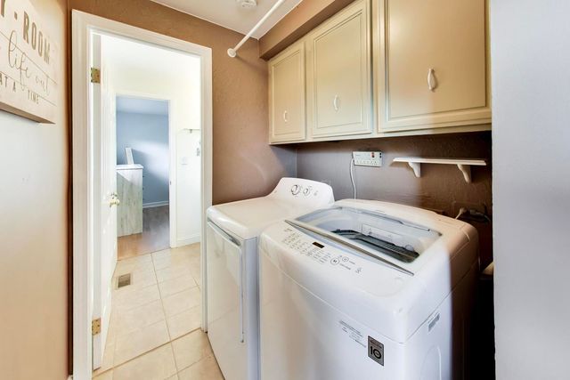427 Kent Court, Schaumburg, IL 60193