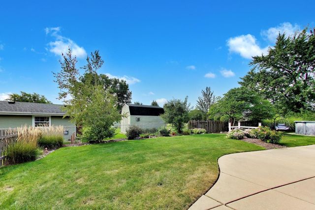 427 Kent Court, Schaumburg, IL 60193