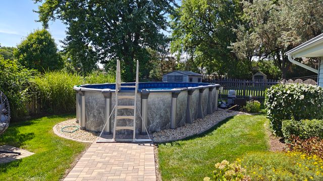 427 Kent Court, Schaumburg, IL 60193