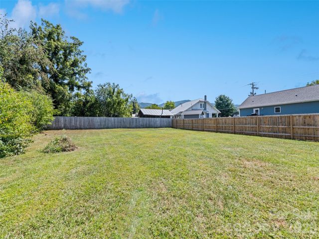 721 Camelot Drive, Waynesville, NC 28786