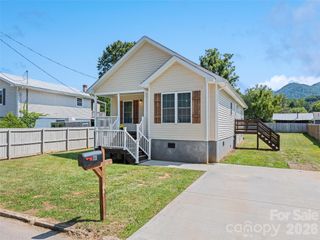 721 Camelot Drive, Waynesville, NC 28786