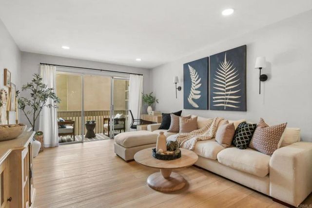 1855 Diamond St 5-218, San Diego, CA 92109