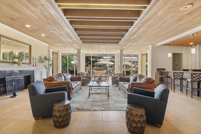 1855 Diamond St 5-218, San Diego, CA 92109