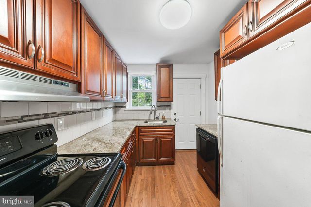 6 N STUYVESANT DR, Wilmington, DE 19809
