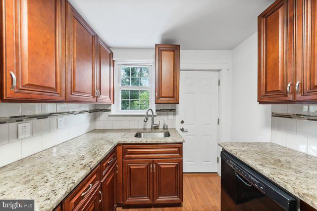 6 N STUYVESANT DR, Wilmington, DE 19809